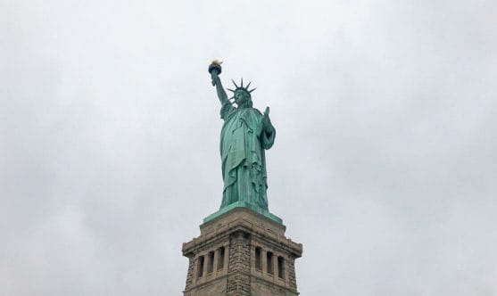 Estatua de la Libertad desde abajo