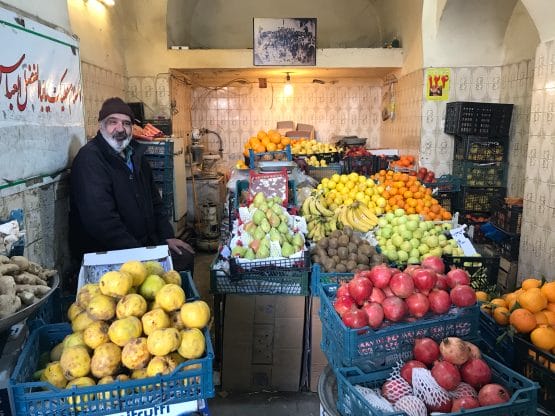 Fruteria en un bazar de Kashan