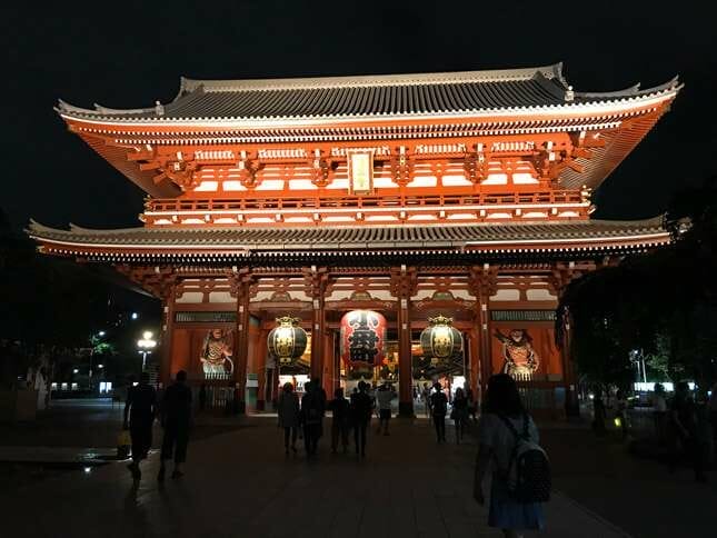templo-sensoji-asakusa-por-la-noche